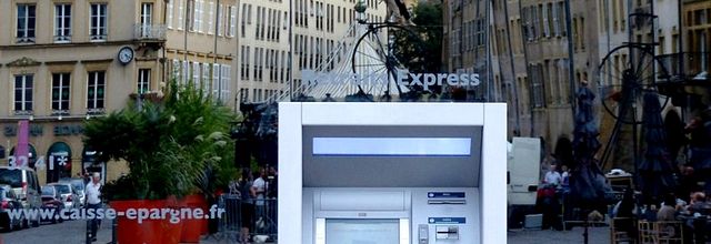 Metz / Fêtes de la Mirabelle 2015 / Sodade avec le cirque Rouages...