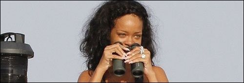 Rihanna sur son yacht à St Jean Cap Ferrat 