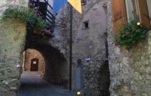 Medieval village escape soluce