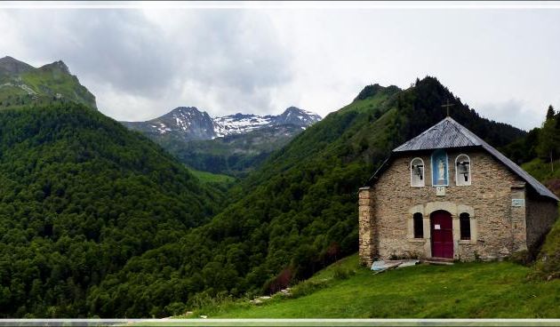La Chapelle de l'Isard dans son écrin de montagnes - Randonnée "Chapelle de l'Isard" - Sentein - 09