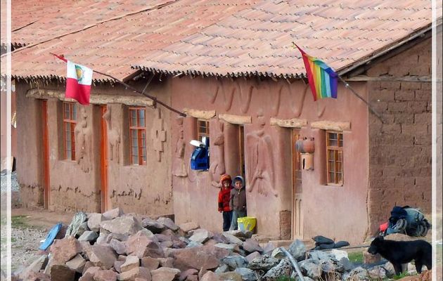 Sur la route Cuzco / Pisac : Huayllarcocha - Pérou