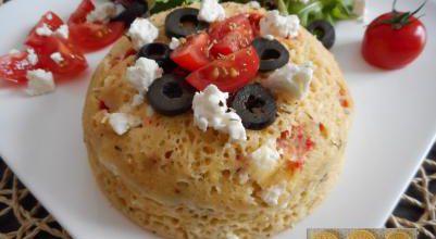 Bowl cake tomates cerise, feta et olives noires