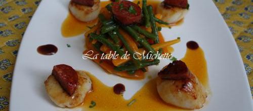 St Jacques aux agrumes et chorizo, carottes au cumin et haricots verts