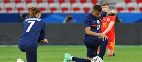 Nous sommes faibles des genoux