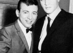 photo elvis -bobby darin 