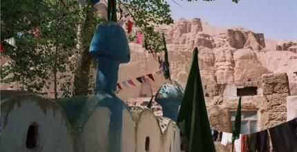 Au pieds des bouddhas (mai 2004)