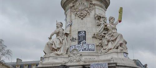 Hommages aux victimes du terrorisme place de la République