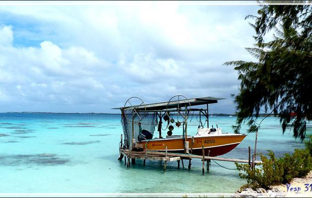 Entre deux rincées, balade vers Rotoava, le seul village de Fakarava - Tuamotu - Polynésie française