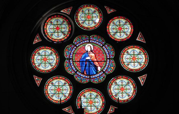 Rosaces dans la cathédrale de Moulin 
