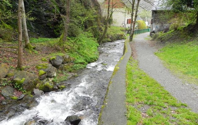 la cascade de Juzet près de Luchon 