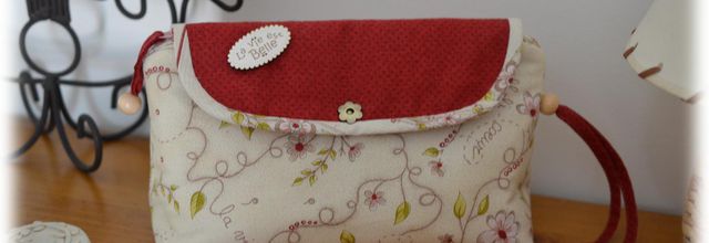 Trousse à rabat " la vie est belle"