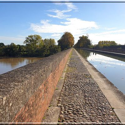 1054 -  Le Pont-canal du Cacor à Moissac, dans le Tarn-et-Garonne (82)