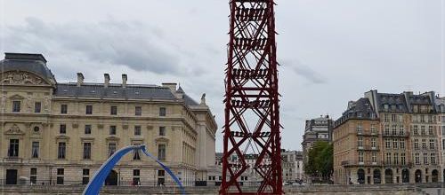 Une tour Eiffel à Paris Plages