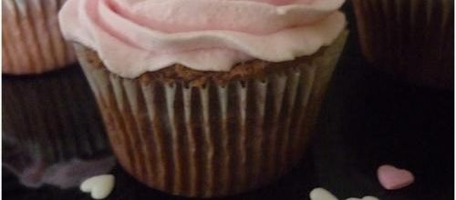 Cupcakes chocolat coeur nutella et chantilly framboise
