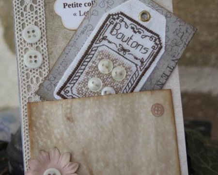 ATC brodée "Petits boutons"