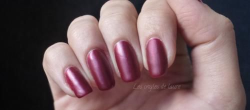 Le vernis matifiant de Née Jolie
