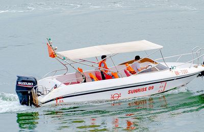 Review thực tế: Đi cano ghép tour Hòn Móng Tay và Mây Rút