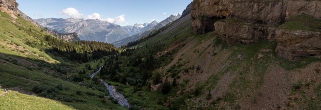 Sales, son vallon et ses cascades