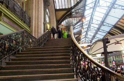 Escaliers de charme et belles ombrelles...