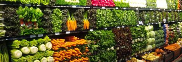 PRESENTATION LEGUMES FRUITS DANS SUPER MARCHE