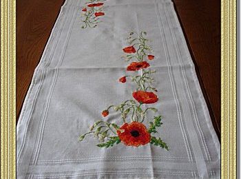 Broderie...chemin de table