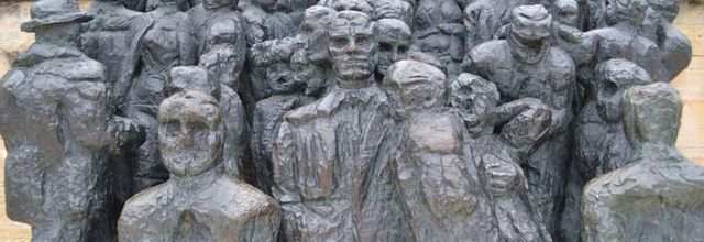 Jardin des Tuileries : La foule de Raymond Mason