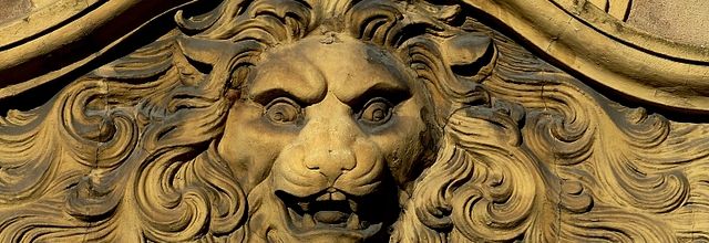 Metz / Des lions pas en liberté / 2...