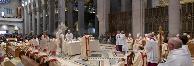 Vidéo intégrale de la messe à Sainte Anne de Beaupré et PLUS - VA