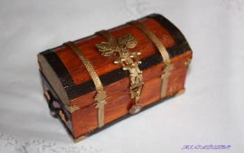 Malle avec trousseau de mariage