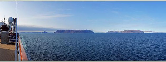Navigation dans Jones Sound (entre Ellesmere et Devon Islands) - Nunavut - Canada