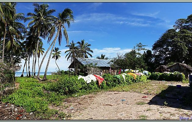 Nous avons fait le tour de ce tout petit village et nous retournons vers la plage - Grande Mitsio - Madagascar
