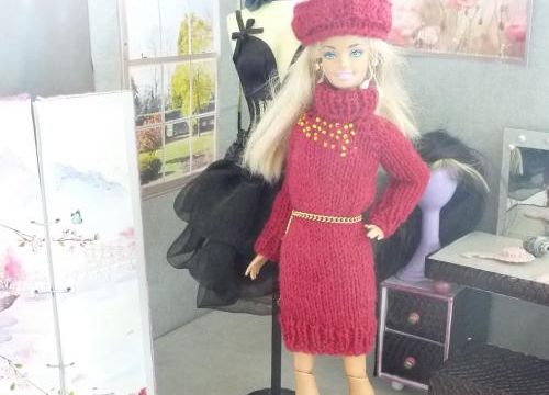 Barbie en robe de laine raglan