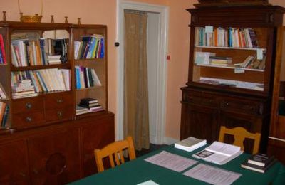 Bibliothèque du culte au numéro 8 de la rue Rousseau