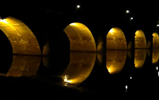 le pont de Moissac le soir 