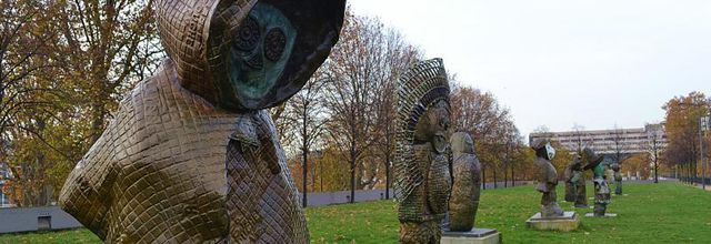 Les Enfants du monde dans les Jardins de Bercy à Paris