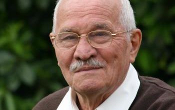 ou est grand-père ? il est au jardin