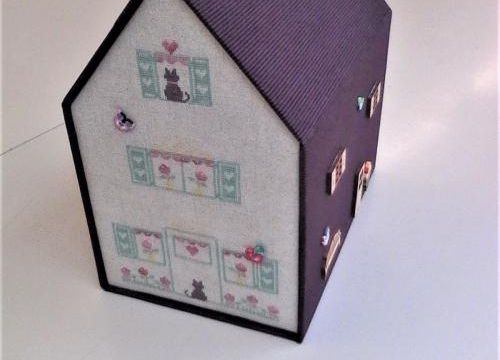 boîte en forme de maison