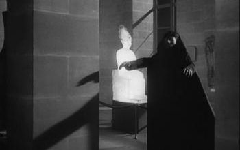 La légende du fantôme du Louvre