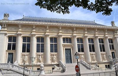 Le Palais de Justice, façade arrière, rue de Harley