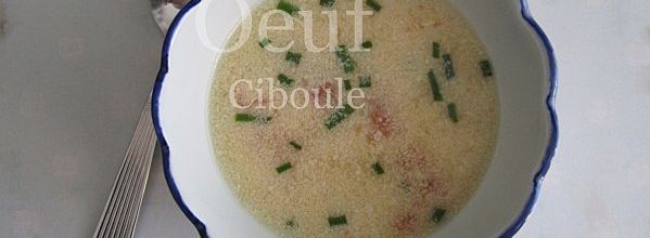 Soupe de tomates et fleurs d'oeuf