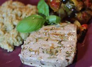 Thon grillé, Ratatouille et Risotto au pesto