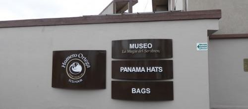 10 ème jour, visite d'une fabrication de "Panamas"