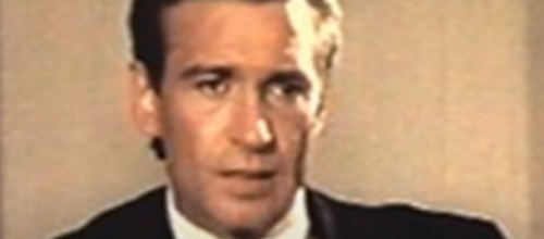 vous avez dit ELVIS -titre en rapport -autour de lui 