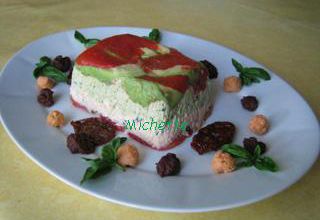 Terrine à l'avocat, tomates confites maison et saumon fumé, une fraîcheur exquise