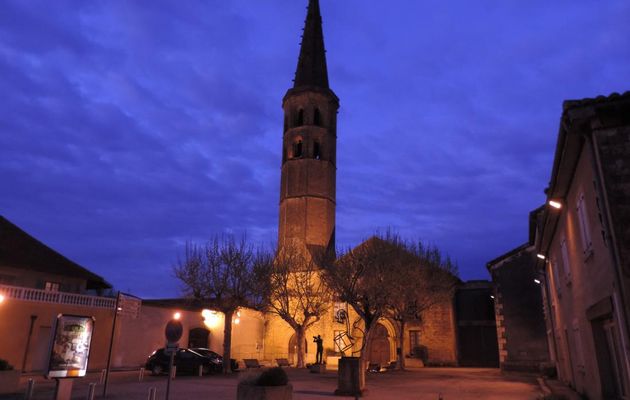 l'église de Marciac le soir 