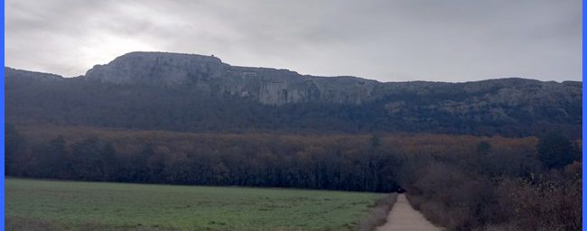 Tradition, la pose de notre crèche dans un des massifs du pourtour marseillais