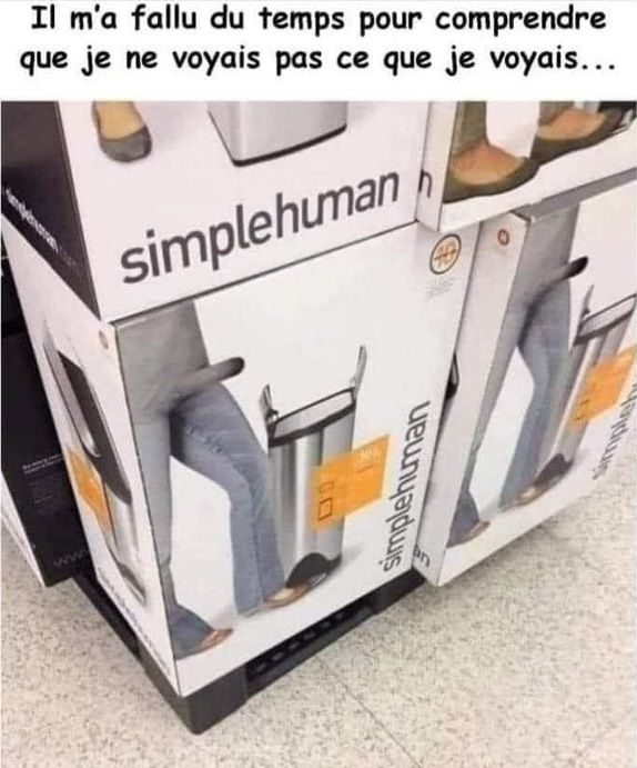 Une découpe de carton extrêmement mal placée.jpg