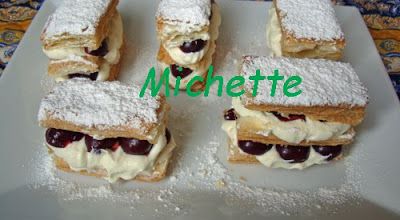 Mille feuilles pâte inversée, mousse chocolat blanc et cerises alcoolisées