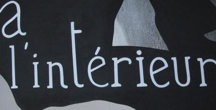 A l'intérieur