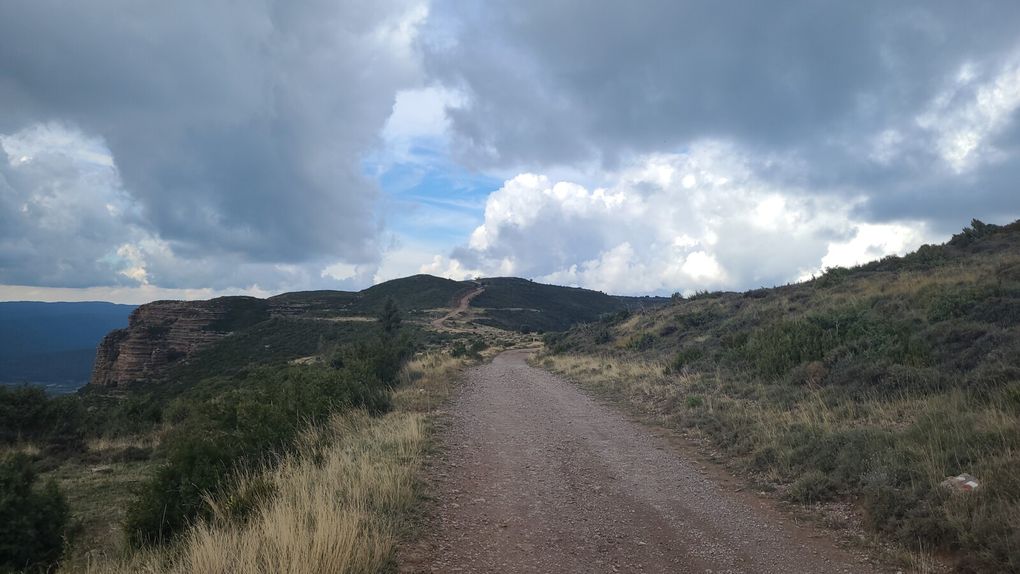 Vers  Los Mallos De Riglos et Aguero